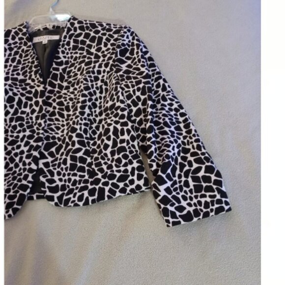 Kasper Women's Size 6 Open Front Lined Animal Printed Bolero Jacket - Picture 7 of 7